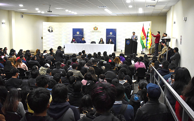 FORO ACADÉMICO:  PROCURADOR GENERAL MOTIVA A ESTUDIANTES DE DERECHO A SER BUENOS ABOGADOS QUE TRABAJEN PARA DEFENDER A LA PATRIA