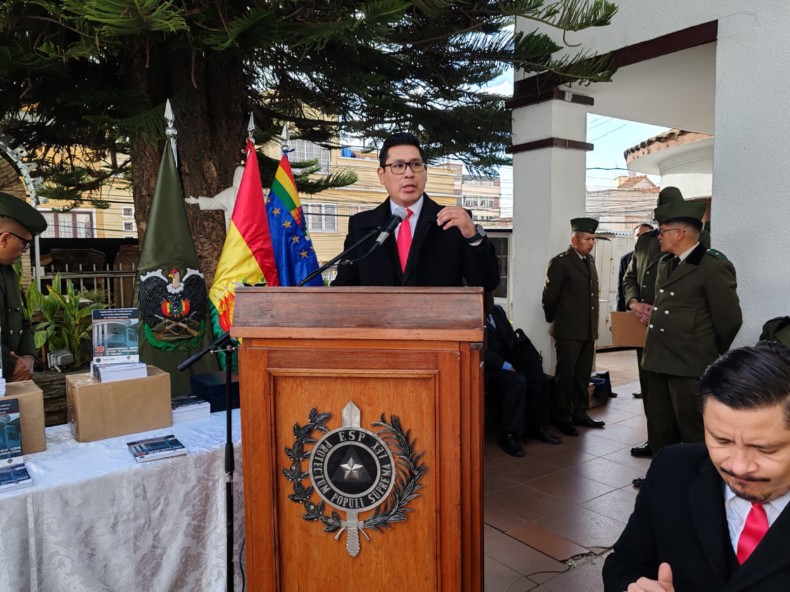 PROCURADOR GENERAL ENTREGA EL “CUADERNILLO DE JURISPRUDENCIA DE LA CORTE IDH” A LA UNIVERSIDAD POLICIAL