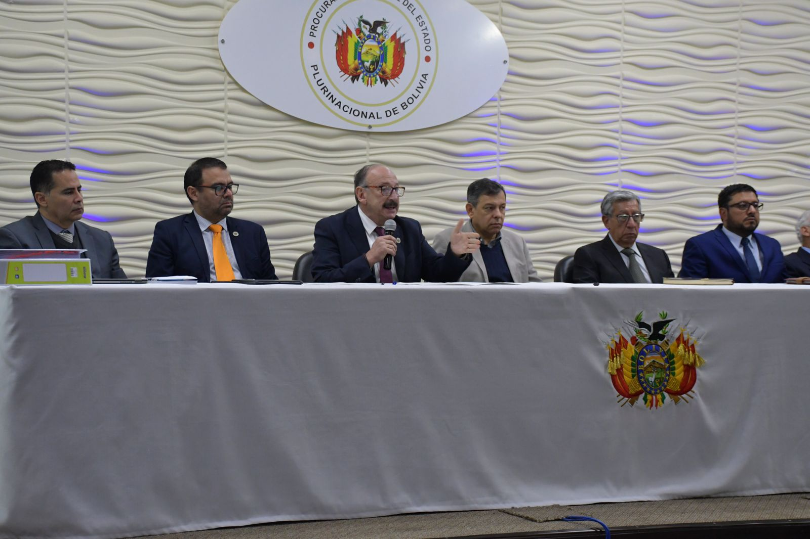 PROCURADURÍA GENERAL DEL ESTADO Y COMISIÓN DE LA VERDAD RECIBEN DOCUMENTACIÓN DE YPFB